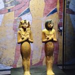 expo-paris-Toutankhamon-pharaon-statuettes-divinites-bois-dores