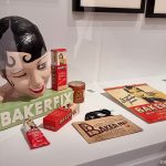 expo-paris-pionnieres-josephine-baker-objets-publicitaires