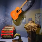 guitare-renaud-chanteur-expo-paris-musee-musique